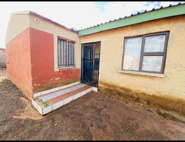 2 BEDROOM HOUSE FOR SALE IN GREENFIELD